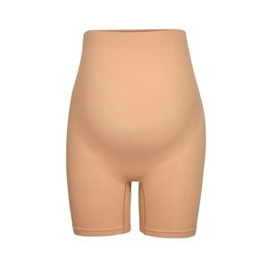 NWOT SKIMS S/M MATERNITY SCULPTING SHORT MID THIGH